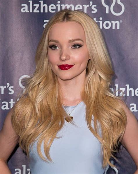 Dove Cameron Imágenes Y Fotografías Getty Images Dove Cameron Doves Fotografia