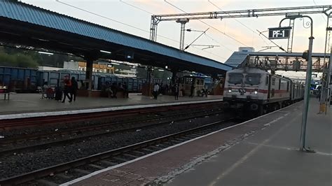 12649 Yesvantpur Hazrat Nizamuddin Karnataka Sampark Kranti Express