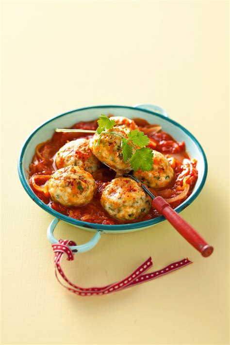 Recette Boulettes De Poisson épicées Sauce Tomate à La Coriandre Marie Claire