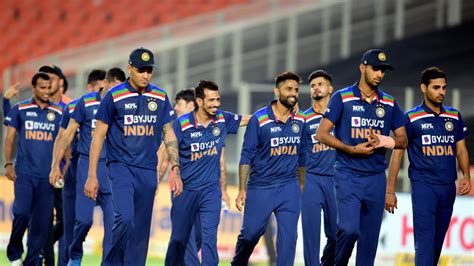 Byjus Stay On As India Shirt Sponsors To Pay Bcci 10 More Crickit