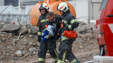 Katastrophenschutz Feuerwehr Helden vor Übung noch im echten Einsatz