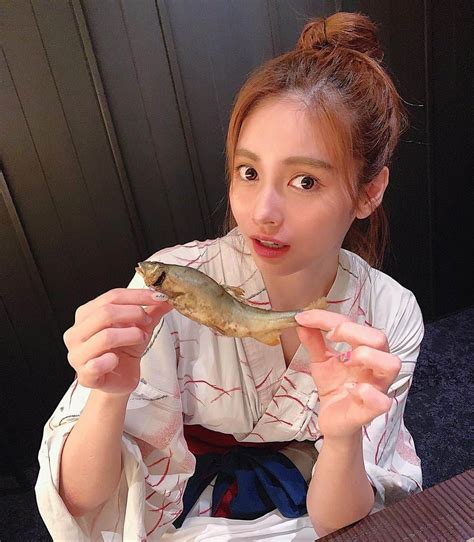 得あゆさんのインスタグラム写真 得あゆinstagram「あゆ食べた。共食いだ🐟 ・ ・ ・ ・ ・ ・ ・ ・ ・ 温泉お風呂