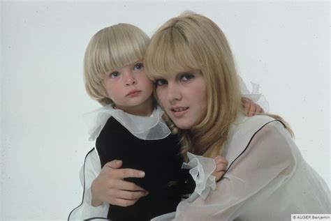 Sylvie Vartan En Compagnie De Son Fils David Johnny Hallyday David