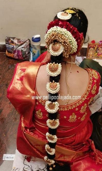 Pin By Shivani Gadgi On Hair Styles Hair Style On Saree Indian Wedding Hairstyles Indian