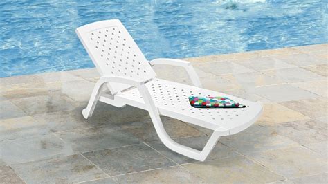 Reposera Plastica Blanca Ideal Para Piscina Playa Jardin 295000