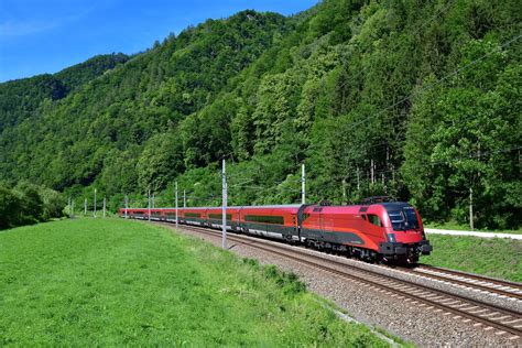 Den Jubiläums Railjet der ÖBB erwischte ich am 19 06 2012 hier bei