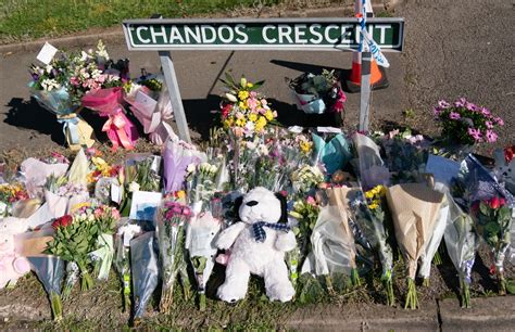 “vuela Segura Niña” Familia Y Amigos Rinden Homenaje A Las Cuatro Personas Encontradas Muertas