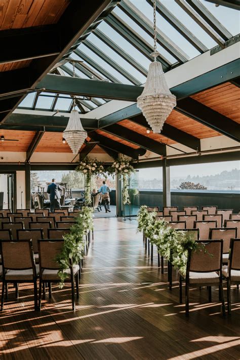 Seattle Rooftop Wedding Venue | lumierephotographie.com