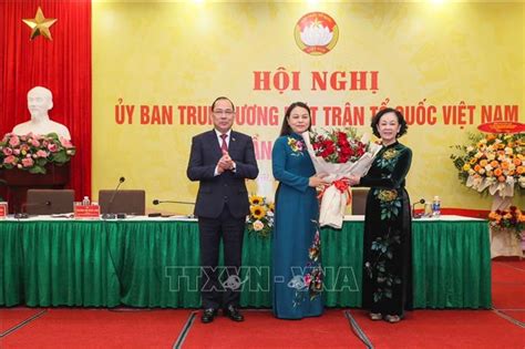 Bà Nguyễn Thị Thu Hà giữ chức Phó Chủ tịch Tổng Thư ký UBTW MTTQ Việt