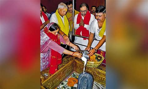 Lalu Rabri Visit Jharkhand S Deoghar To Offer Prayers At Baidyanath