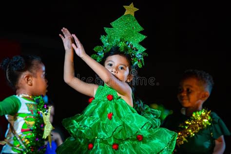 School Kids Public Christmas Songs and Dance Performance Editorial ...