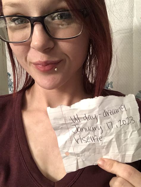 Verification Post Over18 F Rselfie