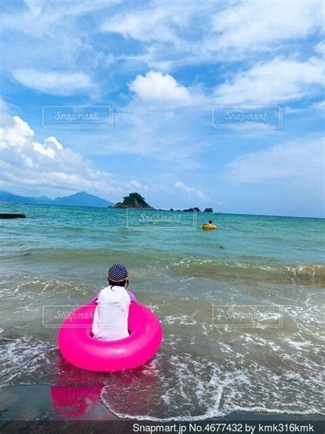 夏といえば海、海といえば浮輪の写真・画像素材 4677432 Snapmart（スナップマート）