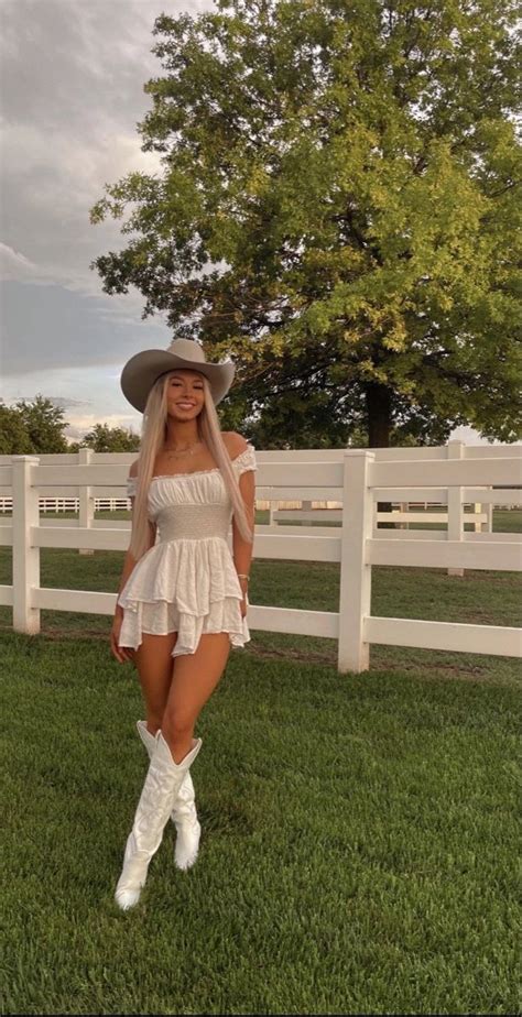 Pin By Loren On Styles Country Concert Outfit Cowgirl Style Outfits Festival Outfit