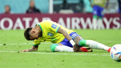 Neymar Sufre Un Esguince En El Tobillo Derecho Y No Jugar Ante Suiza