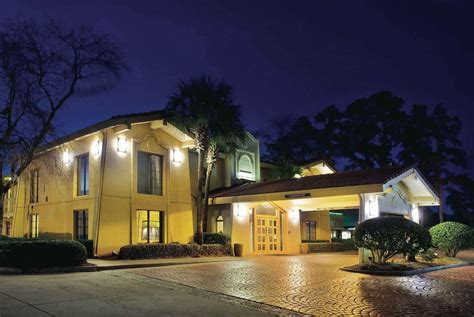 53 Best VERIFIED Pet Friendly Hotels in Savannah with Weight Limits ...