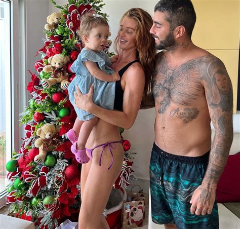 Cintia Dicker Encanta Foto De Natal Ao Lado De Pedro Scooby E A