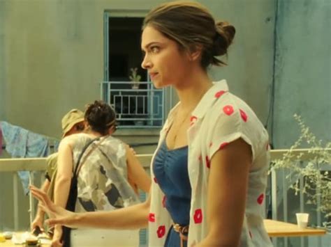 Deepika Padukone Doesn't Abuse But Had Fun Doing So in Tamasha