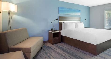 King Bed Executive Suite Hotel Rooms In Long Beach