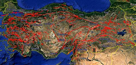 5 5 üzerinde deprem üretebilecek 485 diri fay var 45 il bu fayların