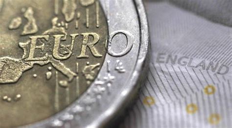 Pound To Euro Week Ahead Forecast GBP EUR To Hold 1 18 By