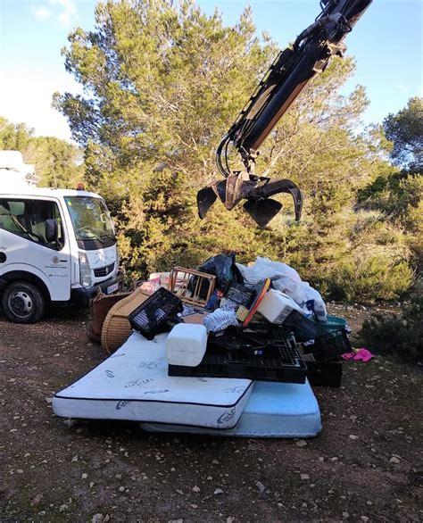 Retiran M S De Media Tonelada De Residuos De La Cueva De Alberti Y