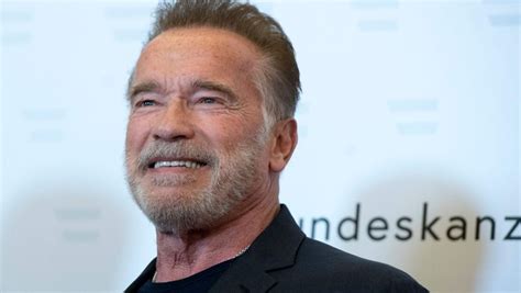 Coronavirus Arnold Schwarzenegger wirbt mit Tier Video fürs