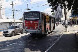 Greve de motoristas e cobradores paralisa mais de 6 mil ônibus em SP