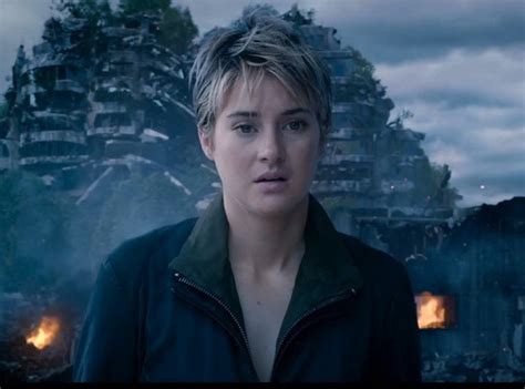 Shailene Woodley Praises Edward Snowden As A Hero Plays His Girlfriend