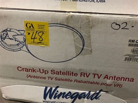 Winegard Crank Up Satellite Rv Antenna Rm Dm46