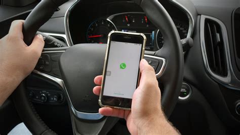 Carregar O Celular No Carro Pode Danificar O Aparelho