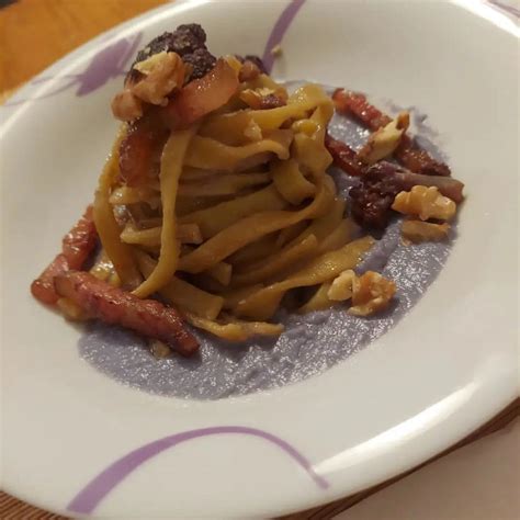 Fettuccine Con Crema Di Cavolo Viola Guanciale E Noci Al Ta Cucina