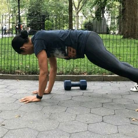 Plank With Dumbbell Pull Through By Patrick B Exercise How To Skimble