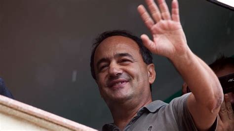 Mimmo Lucano Torna Nella Sua Citt Il Modello Riace Giudicato Da