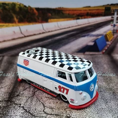 Hot Wheels Boulevard Volkswagen T Panel Bus Loose In Mint Condition Shopee Malaysia