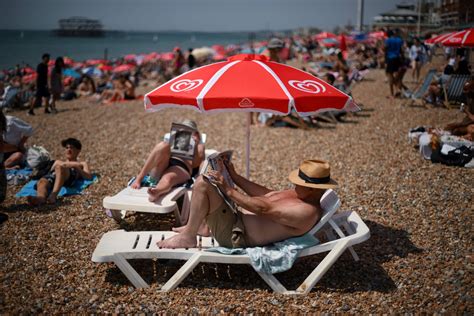 Em Meio à Onda De Calor Extremo Temperatura No Reino Unido Passa De