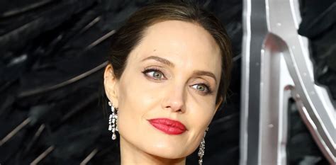 Angelina Jolie Pays Tribute to Late Mom Marcheline Bertrand on Mother’s ...