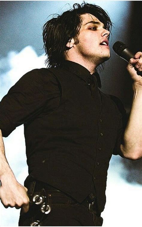 Pin By Heather Hobart On My Chemical Heartbreak Gerard Way My