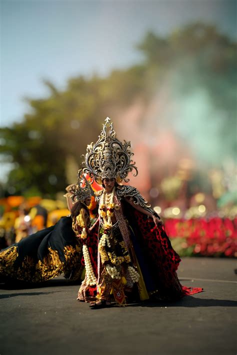 Kontingen PT Gudang Garam Tbk Jadi Primadona Pawai Bunga Dan Parade