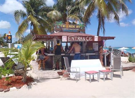 Tiki Bar 6195 Tiki Bar On Junkanoo Beach Nassau Paradise 54 Off