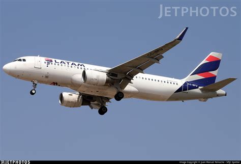 CC BFU Airbus A320 214 LATAM Airlines Juan Manuel Temoche JetPhotos