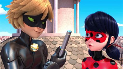 Download Ladybug And Cat Noir On The Roof Wallpaper