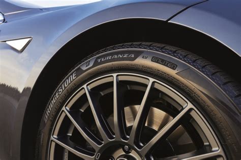 Bridgestone Pr Sente Le Pneu Grand Tourisme Turanza Ev Rapports D