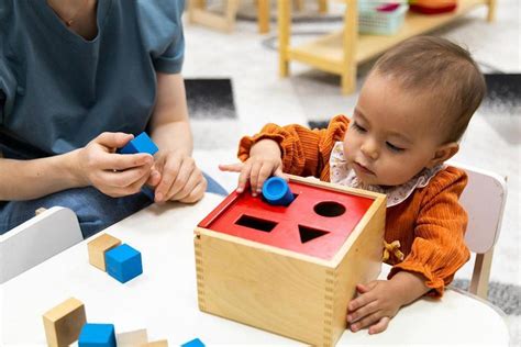 Brinquedo de Maria Montessori Descubra sua Importância Hoje