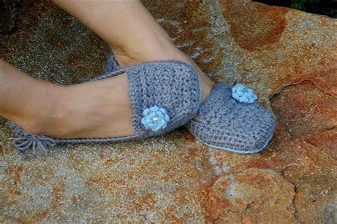 24 Adorable Crochet Womens Slippers Diy To Make