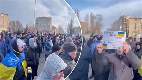 Locuitorii Din Melitopol La Protest N Fa A Cl Dirii Administra Iei