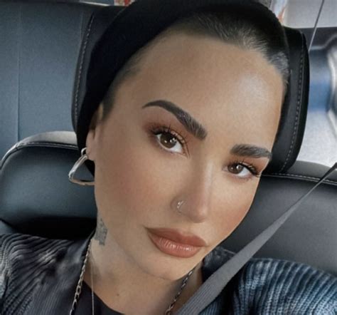 Demi Lovato shows off shaved head: '#FreshStart'