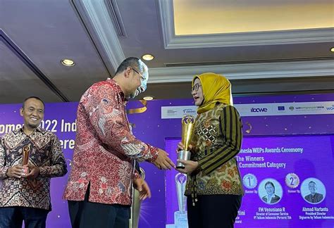 Komitmen Kesetaraan Gender Direktur Keuangan Pertamina Raih