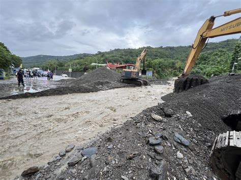 野溪暴漲土石淹沒路面 南迴公路太麻里雙向中斷 新聞 Rti 中央廣播電臺