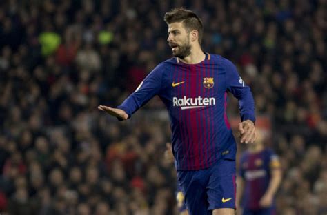 Gerard Pique renews his Barcelona contract until 2022